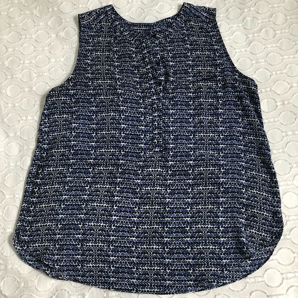 Fun blue printed sleeveless blouse by NYDJ sz Med